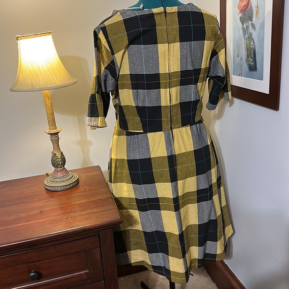 Bell Sleeve Dress - Picture 4 of 5